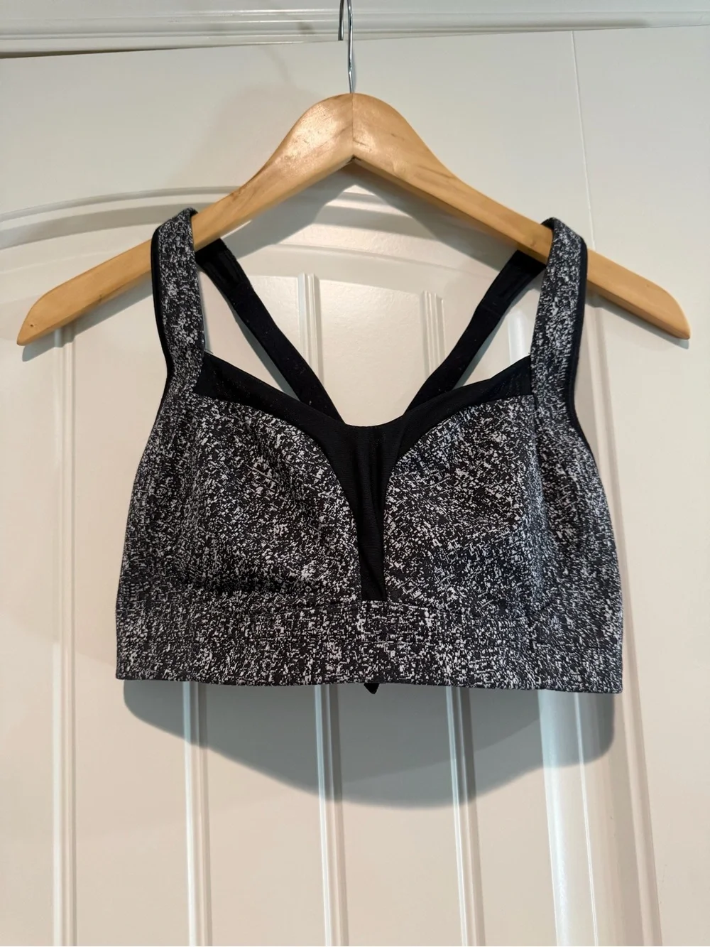 Lot of 4 size 8 sports bras Lululemon (2), Buff bunny and Puma